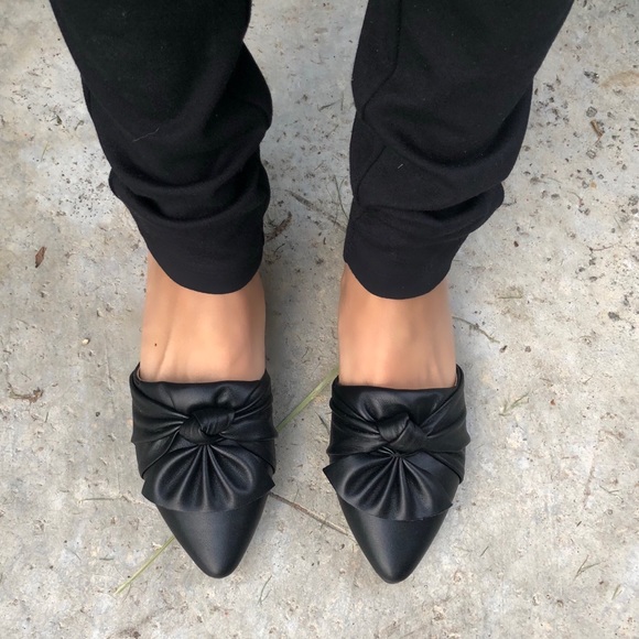 Last 1♥️vegan Black Leather Knot Up Flat Mules - Picture 3 of 7